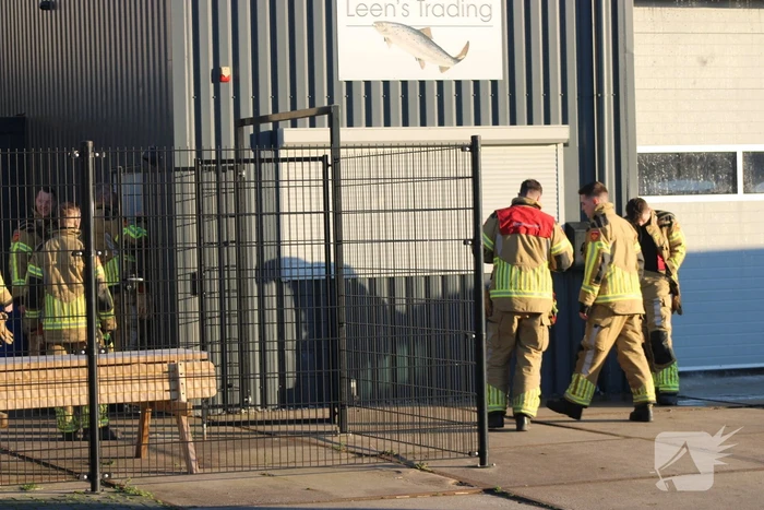 Brandweer sluit gesprongen waterleiding af