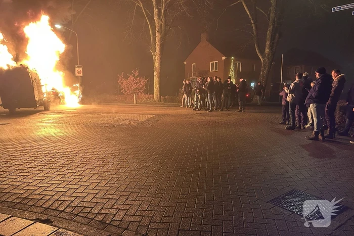 Auto in brand door jaarwisselingstraditie