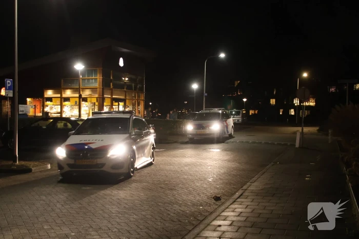 Tien aanhoudingen na gooien met vuurwerk naar hulpverleners