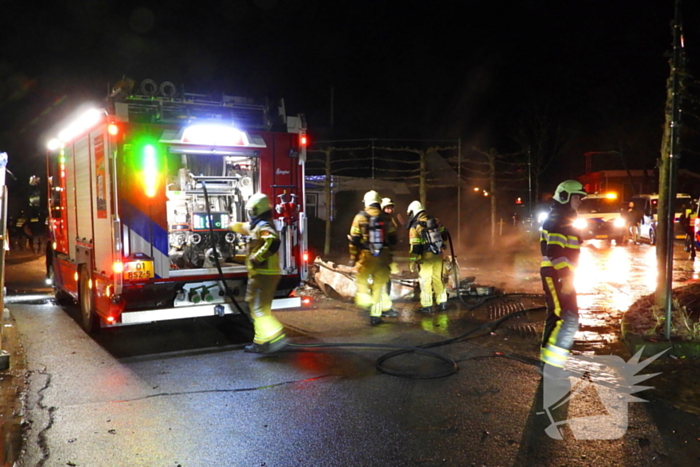 Mobiele eenheid ingezet bij afvalbrand