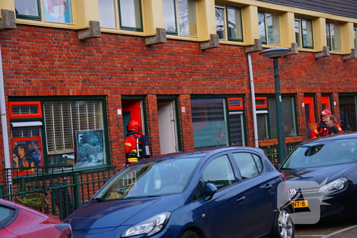 Bewoner trekt gasleiding los en sticht brand