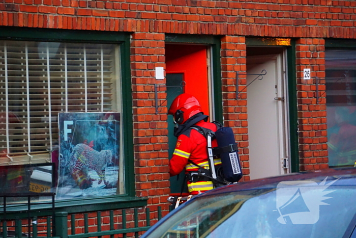 Bewoner trekt gasleiding los en sticht brand