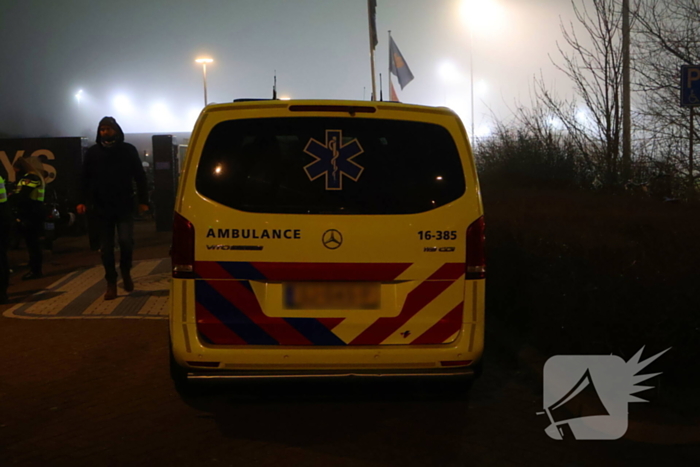 Persoon verliest hand door vuurwerk bij voetbalwedstrijd