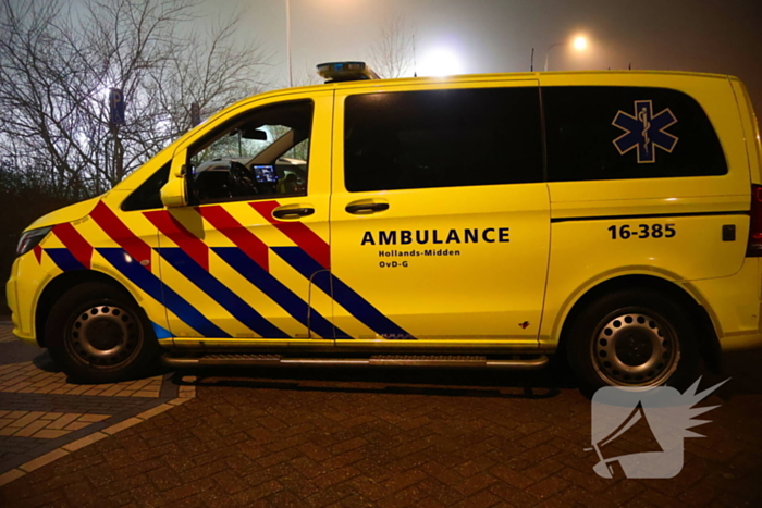 Persoon verliest hand door vuurwerk bij voetbalwedstrijd