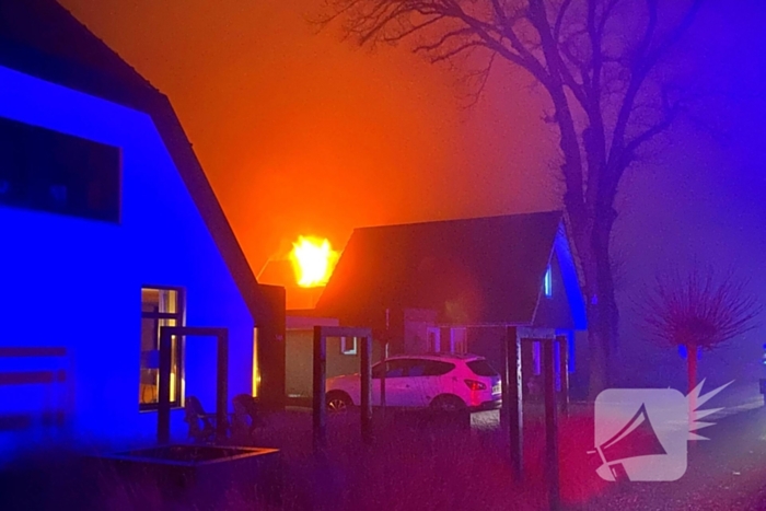 Brandweer groots ingezet voor woningbrand