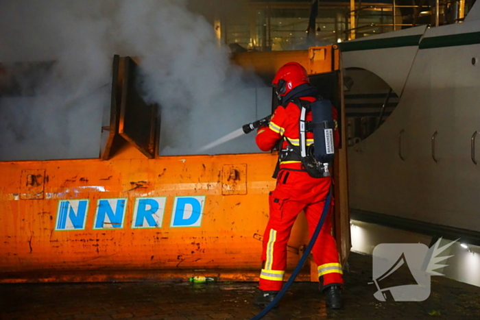 Brand in container snel geblust