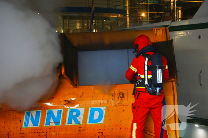 Brand in container snel geblust