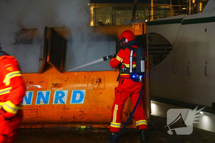 Brand in container snel geblust