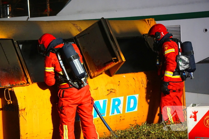 Brand in container snel geblust