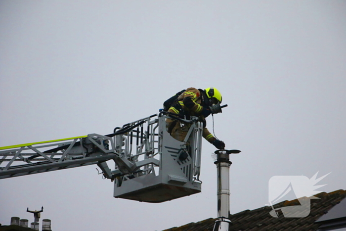 Schoorsteenbrand snel onder controle
