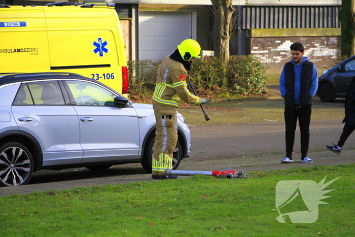 Politie breekt deur open nadat sigarettenpeuk tussen balkonvlonder valt
