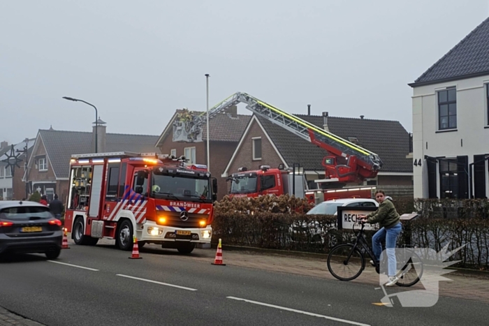 Brandweer bestrijdt schoorsteenbrand
