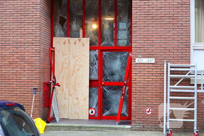 Opnieuw explosie bij portiekdeur