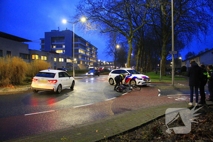 Fietser gewond bij botsing met auto