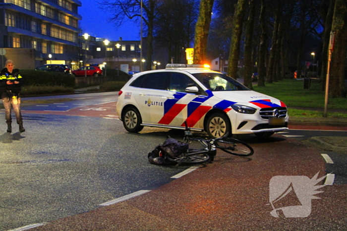 Fietser gewond bij botsing met auto