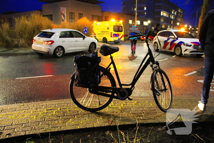 Fietser gewond bij botsing met auto