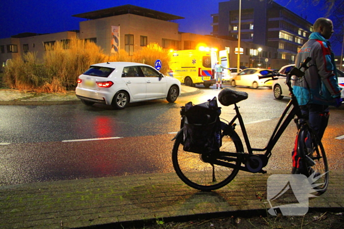 Fietser gewond bij botsing met auto