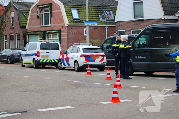 Schade na botsing tussen personenauto en bestelbus