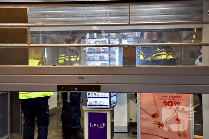 Verdachten gevlucht na overval op juwelier