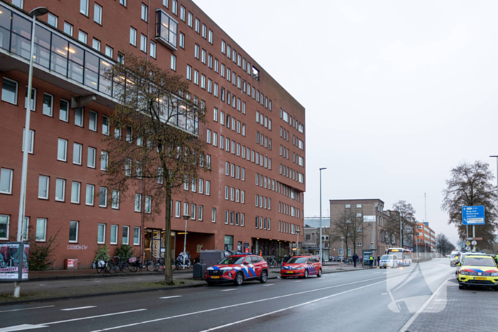 Meerdere woningen ontruimd bij grote brand