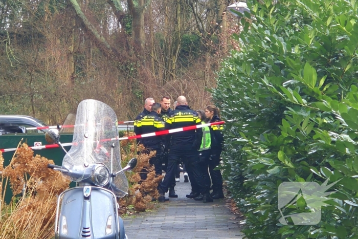 Balkon zwartgeblakerd na brand bij conflict