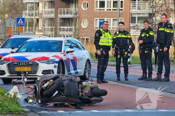 Scooterrijder geschept door automobilist tijdens inhaalactie