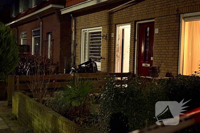 Explosie bij voordeur van woning