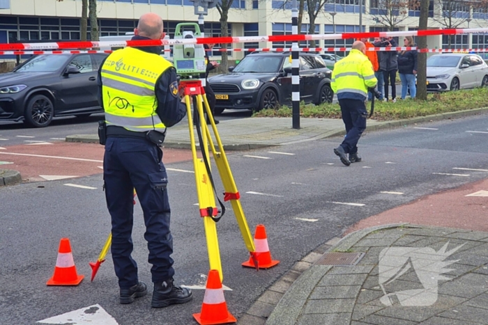 Fietser zwaargewond bij aanrijding met personenauto