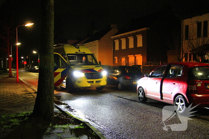Vrouw gewond bij botsing