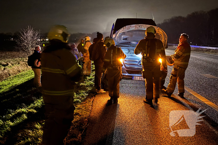 Bestuurder blust beginnende brand in bestelbus