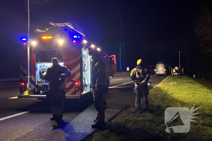 Bestuurder blust beginnende brand in bestelbus