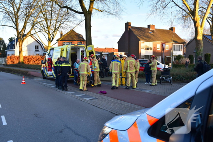 Vrouw op driewieler gewond bij botsing