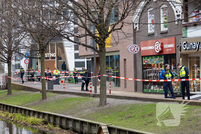 Twee aanhoudingen na overval op winkel