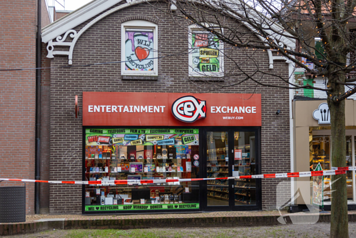 Twee aanhoudingen na overval op winkel