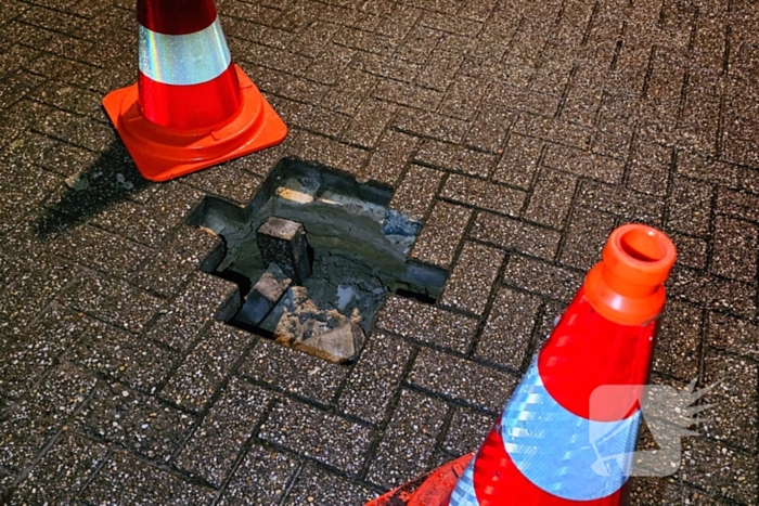 Straat afgesloten vanwege sinkhole