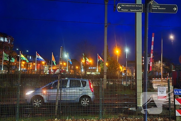 Bestuurder eindigt op spoorweg