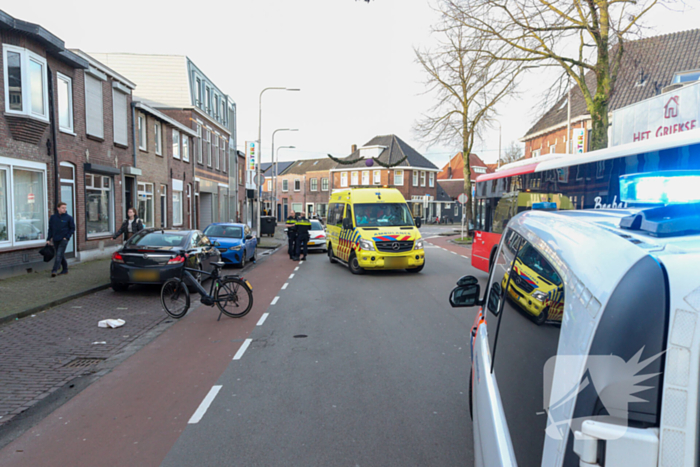 Bestuurder speed pedelec rijdt tegen openslaande autodeur