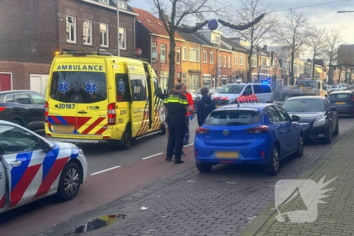 Bestuurder speed pedelec rijdt tegen openslaande autodeur