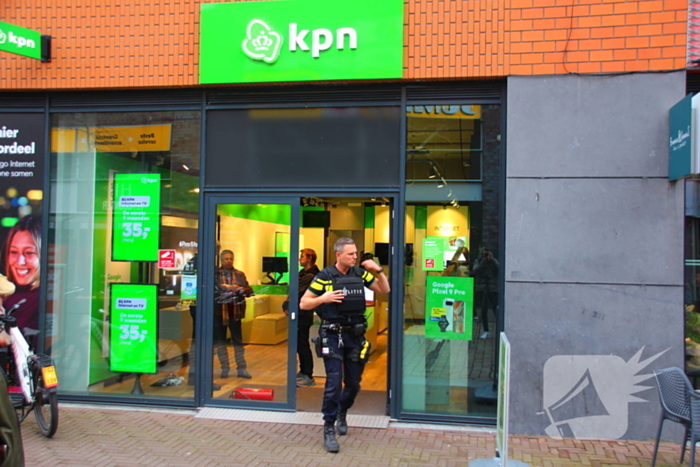 Politie houdt verdachte aan voor poging overval op telefoonwinkel