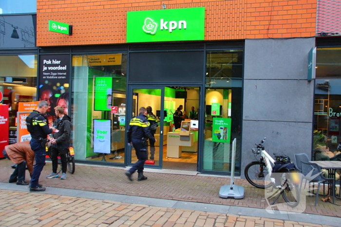 Politie houdt verdachte aan voor poging overval op telefoonwinkel