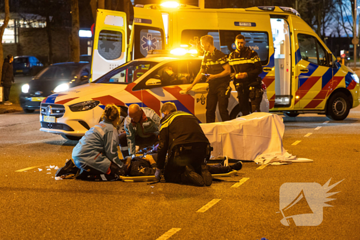 Fietser ernstig gewond bij botsing met auto