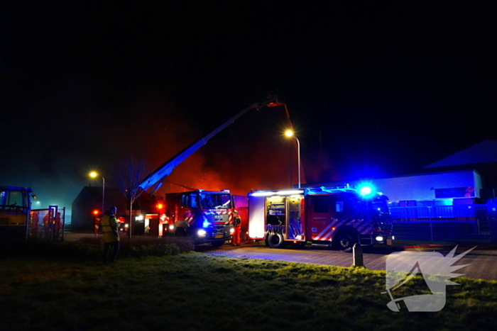 Zeer grote brand op industrieterrein