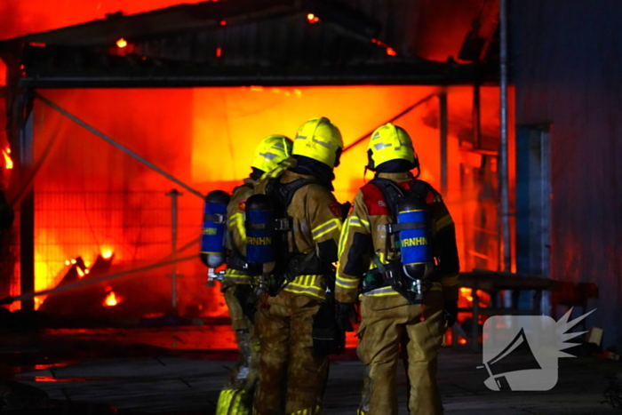 Zeer grote brand op industrieterrein