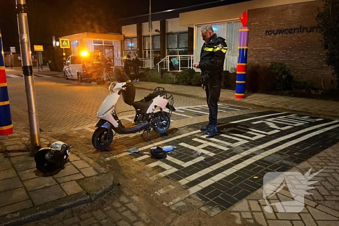 Scooterrijder aangereden door afslaande automobilist