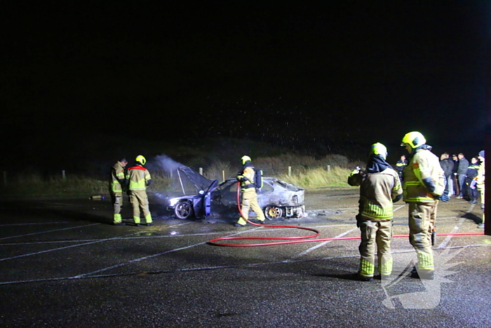 Personenauto verwoest door brand