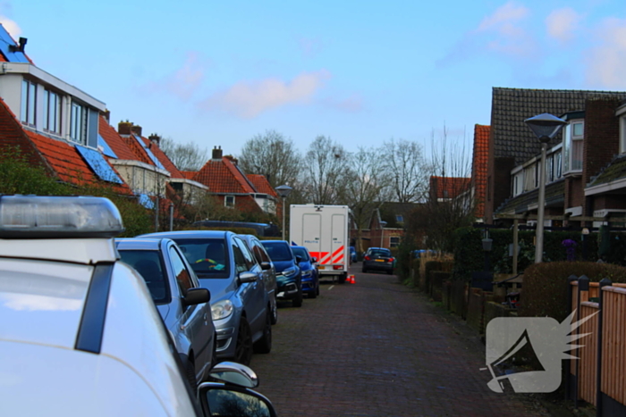 Forensische opsporing doet onderzoek in woning