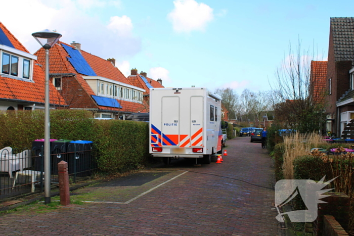 Forensische opsporing doet onderzoek in woning