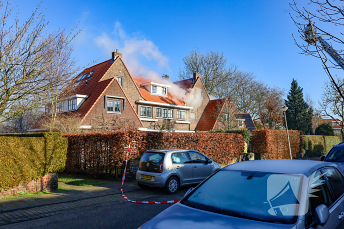 Flinke rookontwikkeling bij brand in hoekwoning