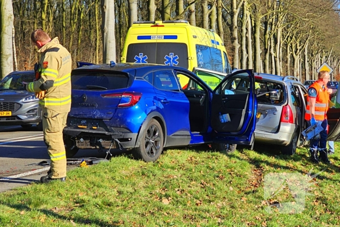 Meerdere gewonden bij kettingbotsing provinciale weg