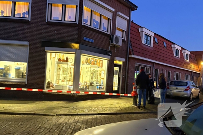 Onderzoek naar gewapende overval op klokkenwinkel
